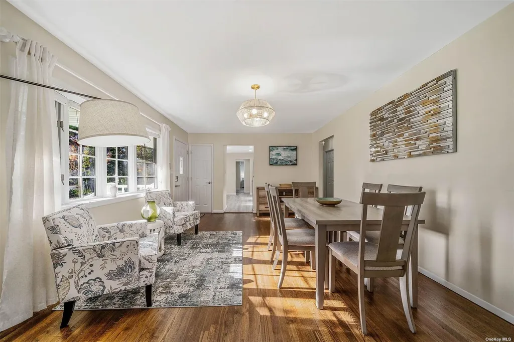 6 Rolling Hill Road Hampton Bays NY 11946