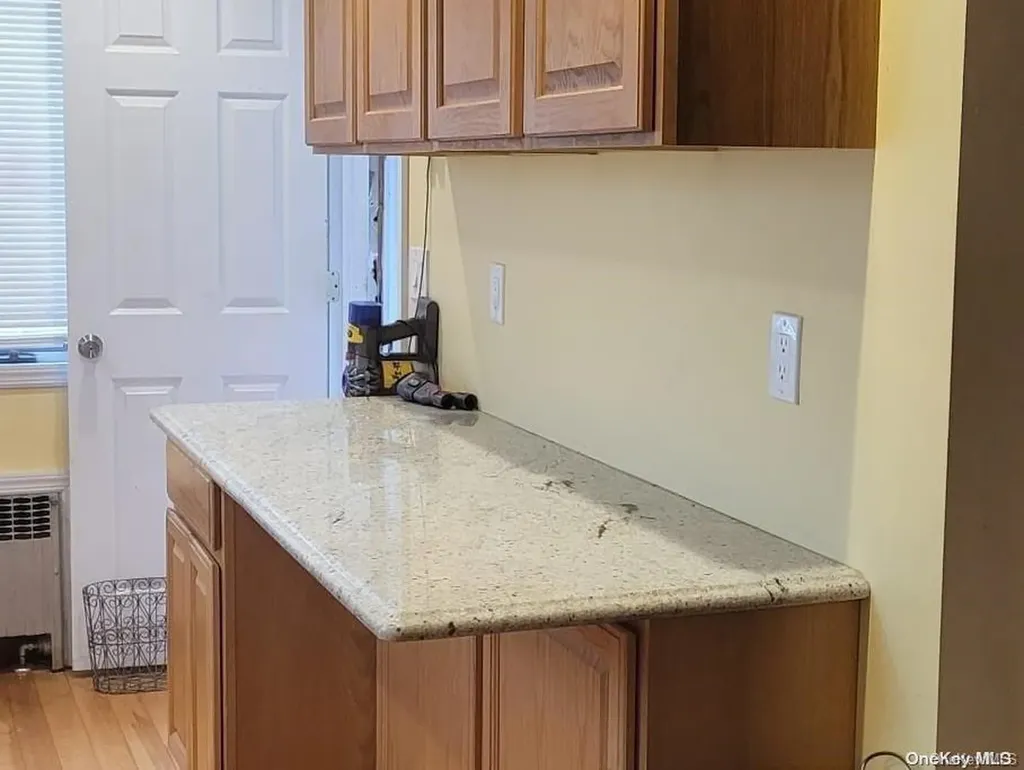 20 Oakview Avenue Oceanside NY 11572