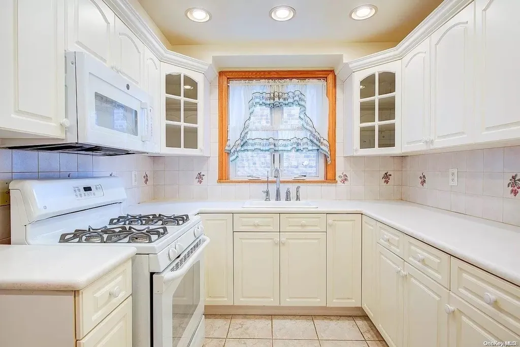 4109 21st Avenue Astoria NY 11105