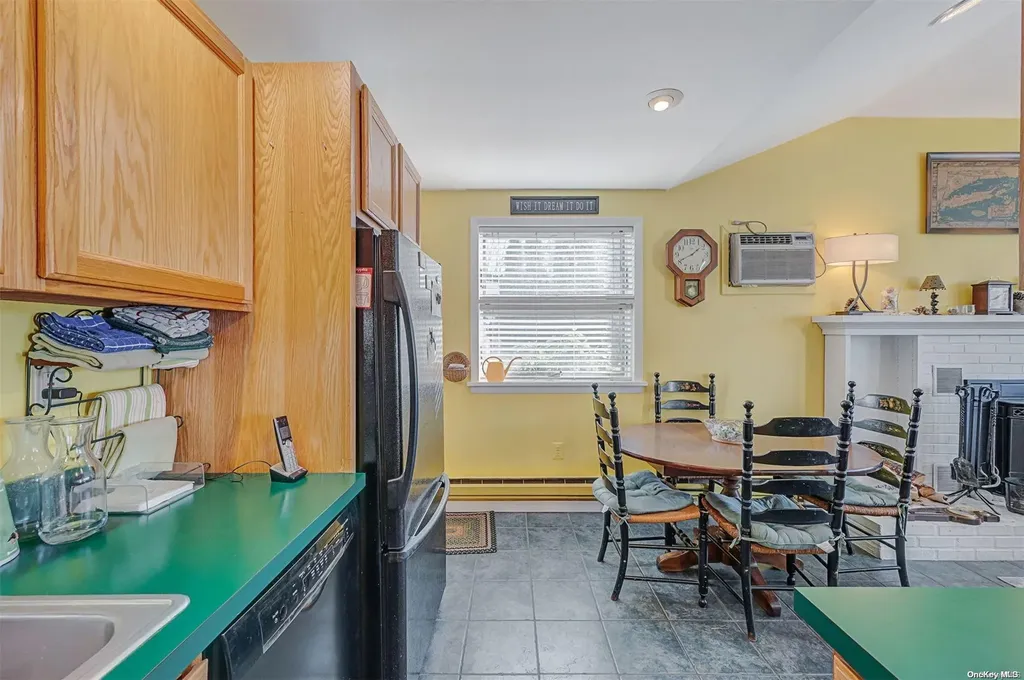 20 Lakeview Trail Ridge NY 11961
