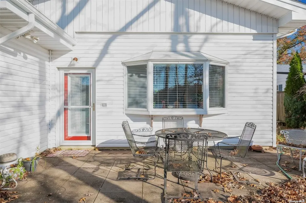 20 Lakeview Trail Ridge NY 11961