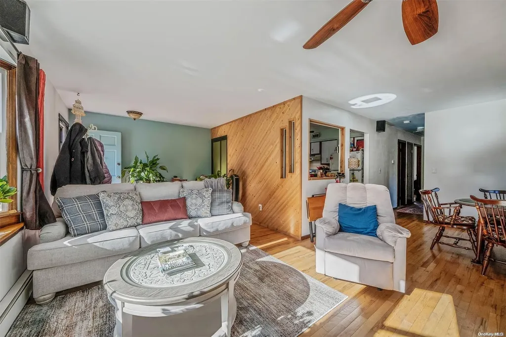 23 Hallock Lane Rocky Point NY 11778
