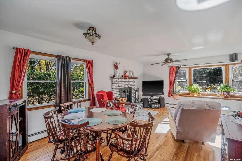 23 Hallock Lane Rocky Point NY 11778