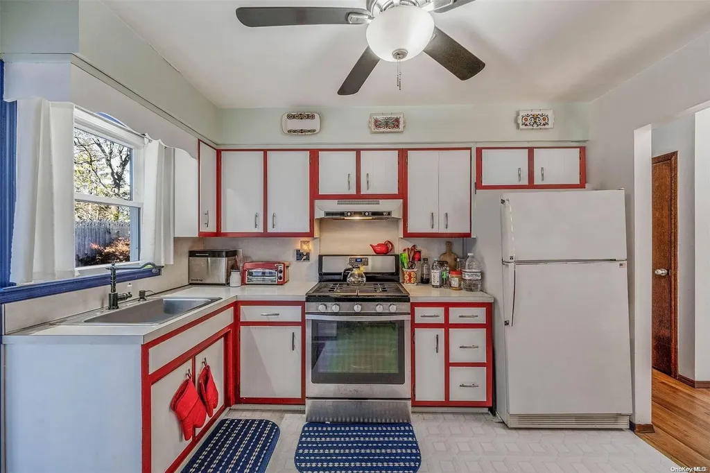 23 Hallock Lane Rocky Point NY 11778