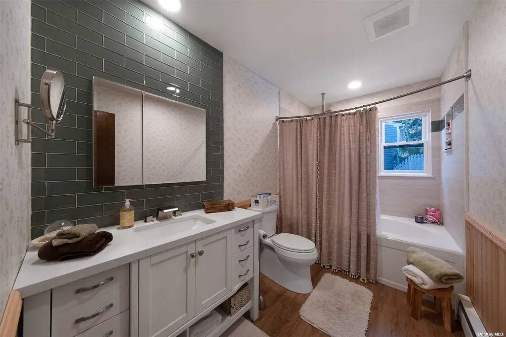 23 Hallock Lane Rocky Point NY 11778