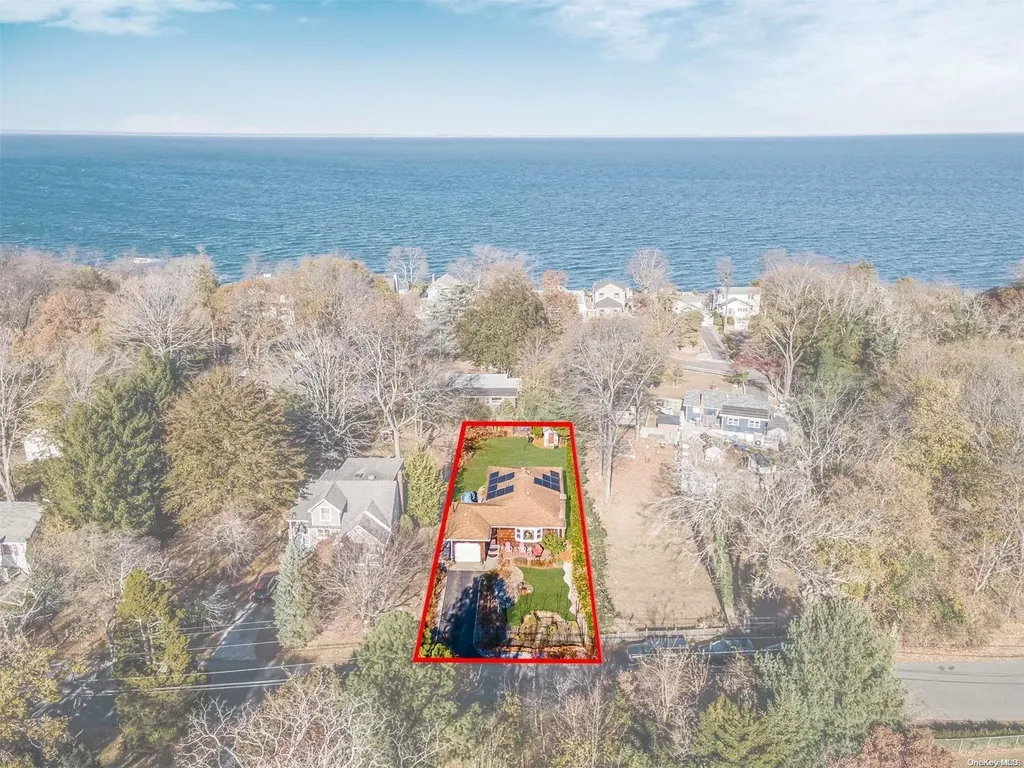 23 Hallock Lane Rocky Point NY 11778