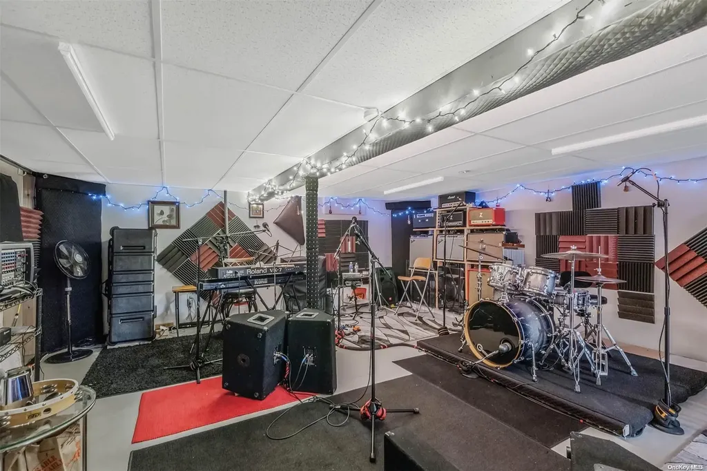 23 Hallock Lane Rocky Point NY 11778