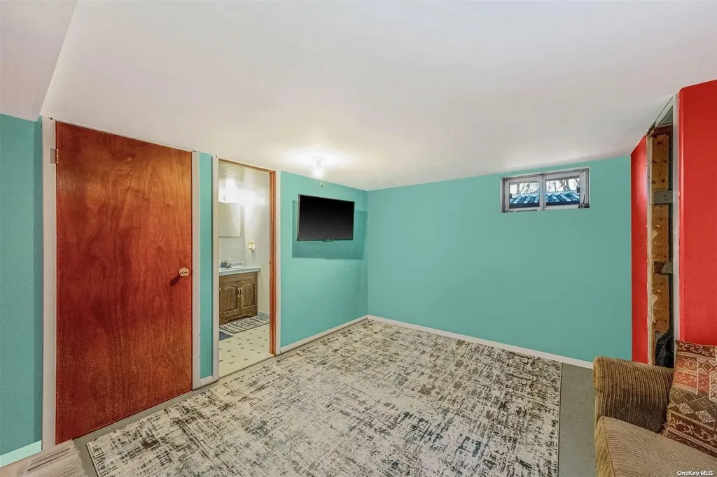 23 Hallock Lane Rocky Point NY 11778