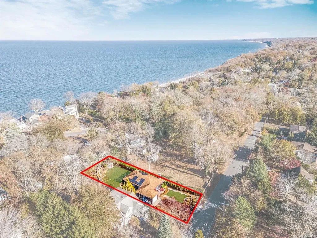 23 Hallock Lane Rocky Point NY 11778