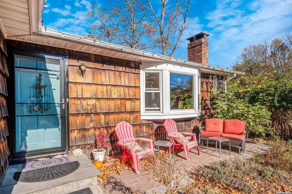 23 Hallock Lane Rocky Point NY 11778