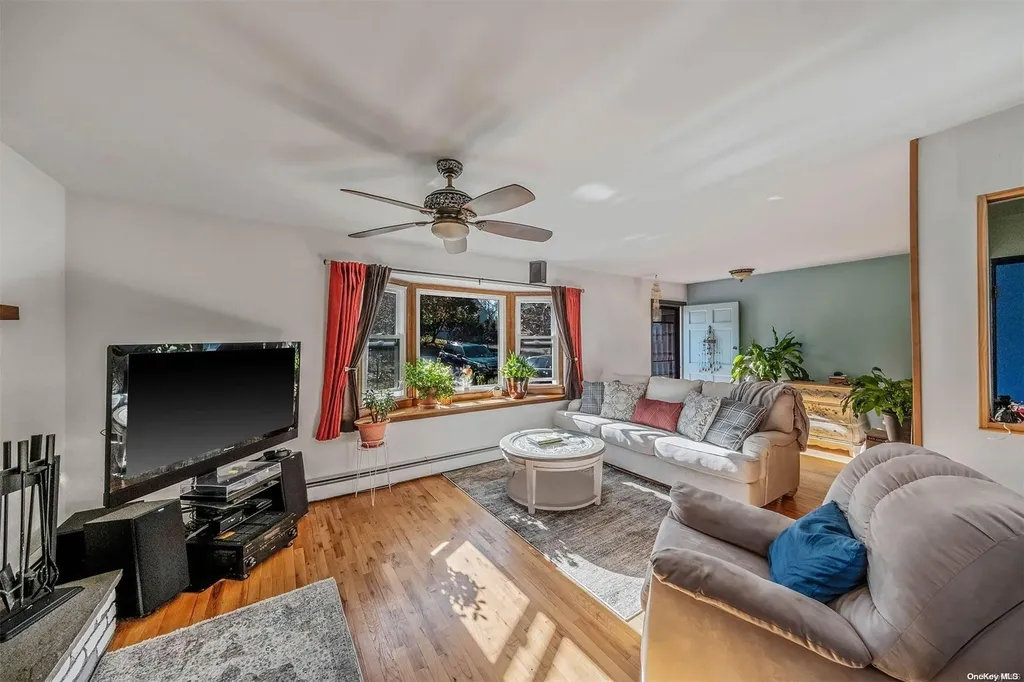 23 Hallock Lane Rocky Point NY 11778