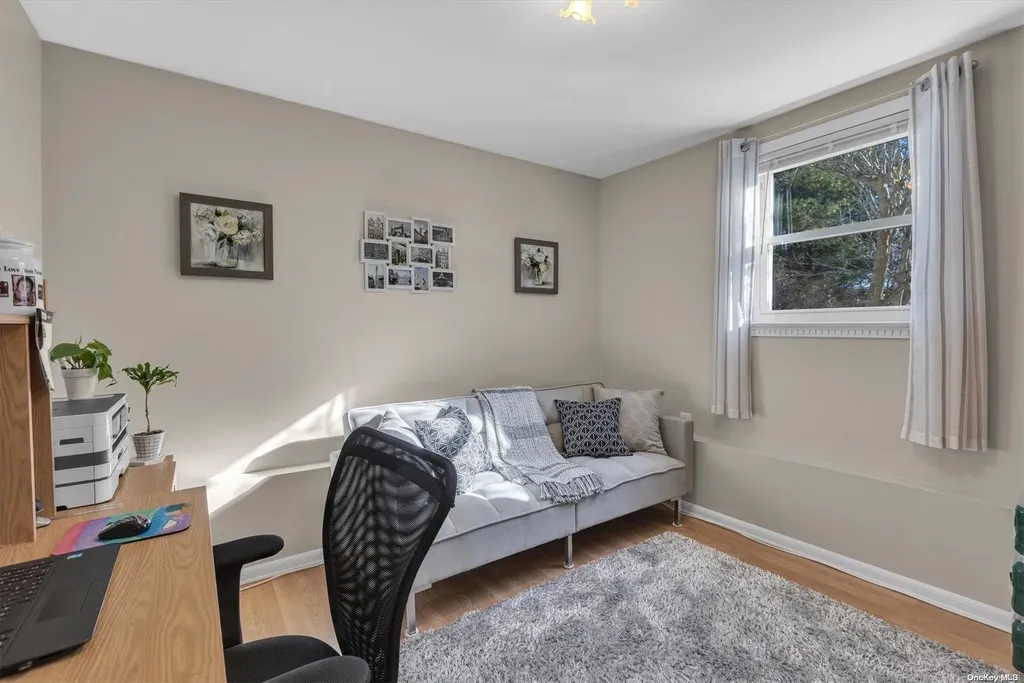 17 Berard Boulevard Oakdale NY 11769