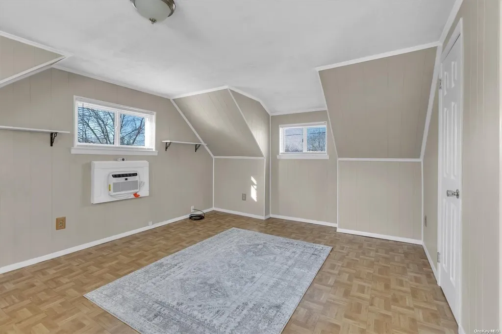 17 Berard Boulevard Oakdale NY 11769