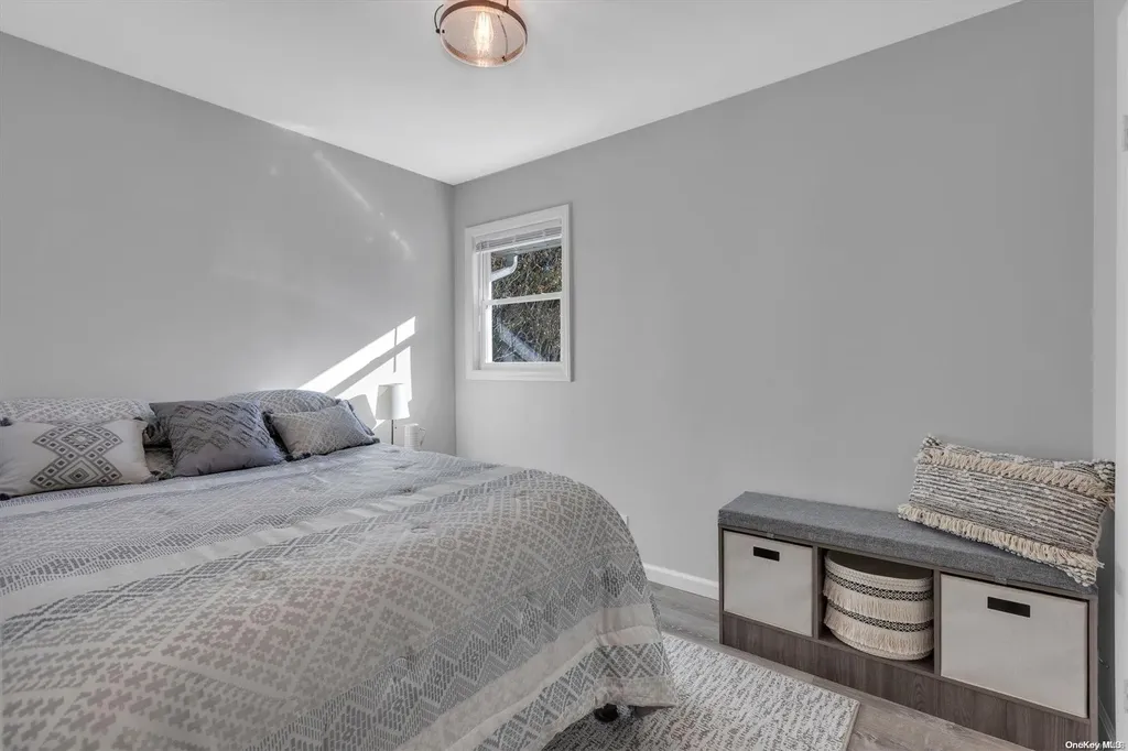 17 Berard Boulevard Oakdale NY 11769