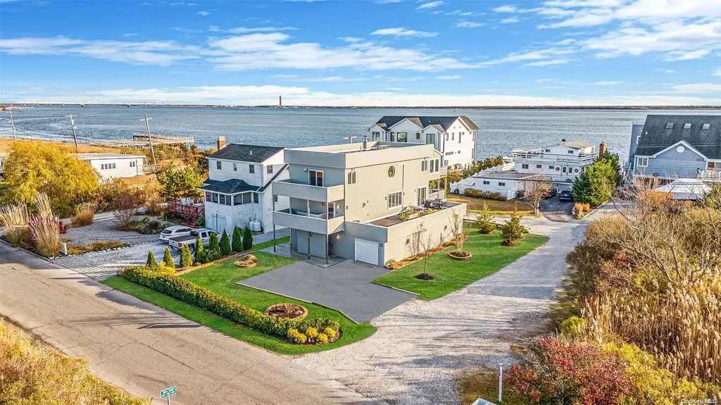 12 Oak Beach Road Babylon NY 11702