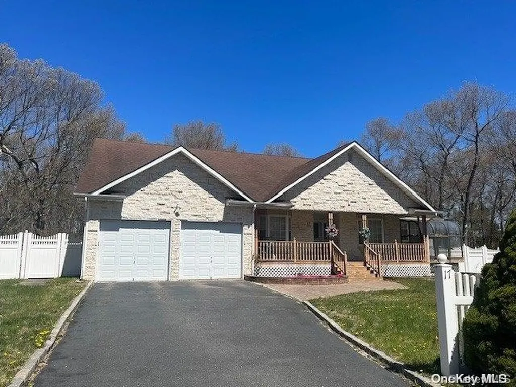 17 Gaetano Lane Coram NY 11727