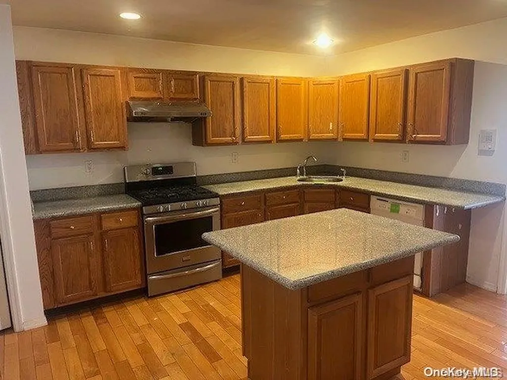 17 Gaetano Lane Coram NY 11727