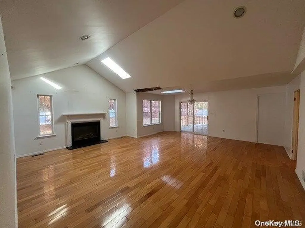 17 Gaetano Lane Coram NY 11727