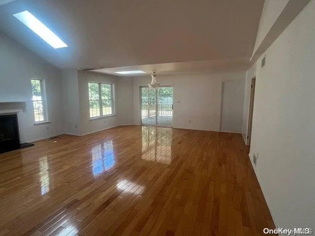 17 Gaetano Lane Coram NY 11727