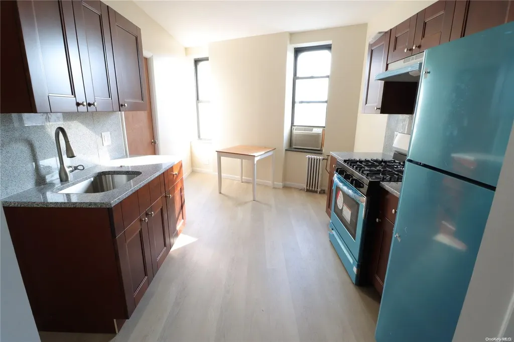 677 Grandview Avenue Ridgewood NY 11385