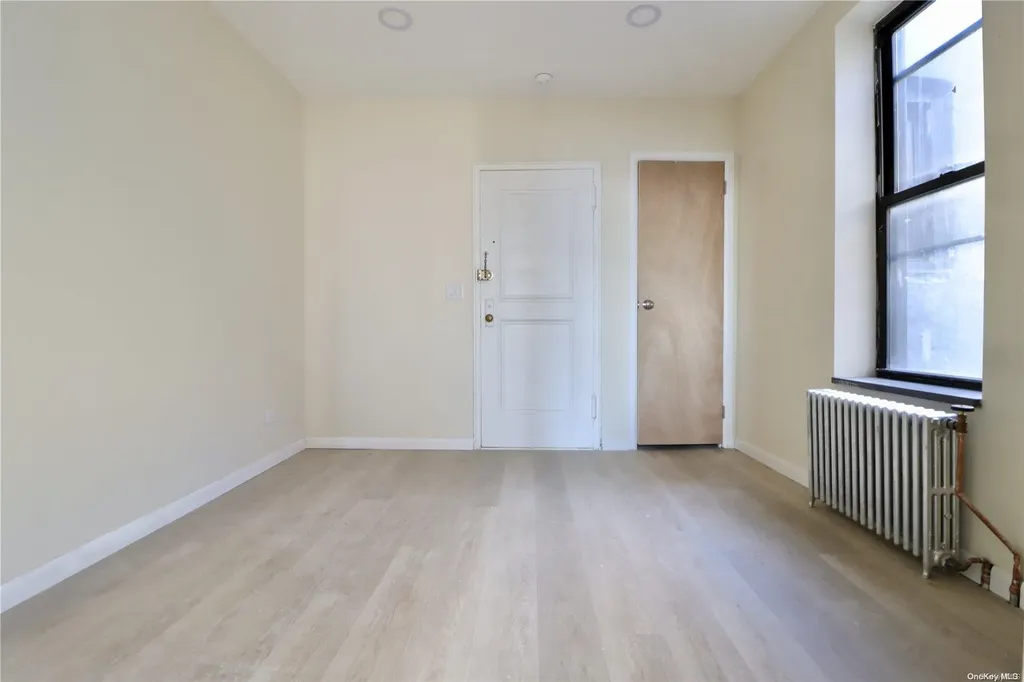 677 Grandview Avenue Ridgewood NY 11385