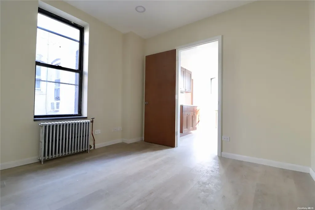 677 Grandview Avenue Ridgewood NY 11385