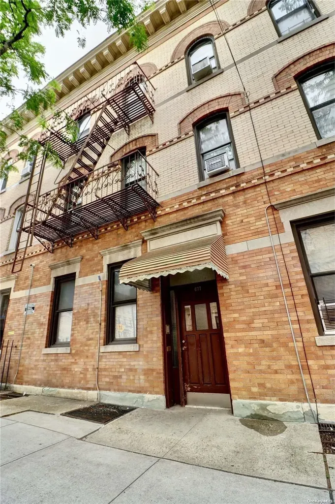 677 Grandview Avenue Ridgewood NY 11385