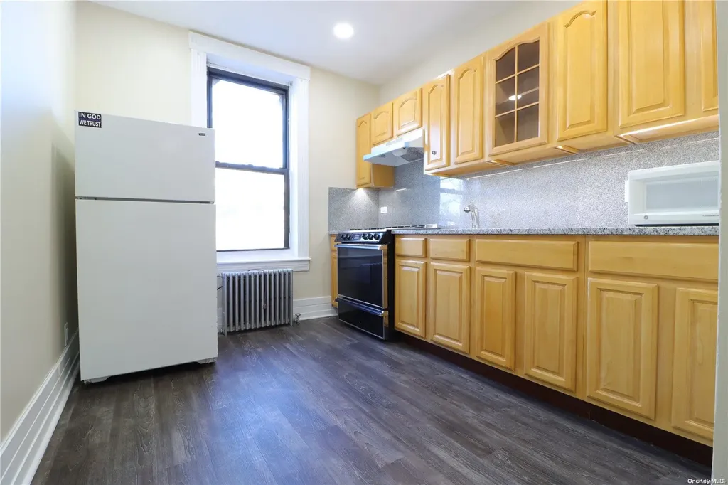 677 Grandview Avenue Ridgewood NY 11385