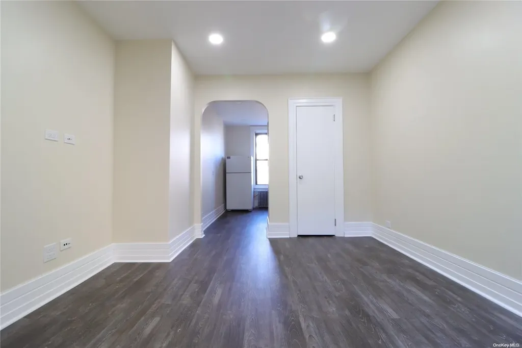 677 Grandview Avenue Ridgewood NY 11385