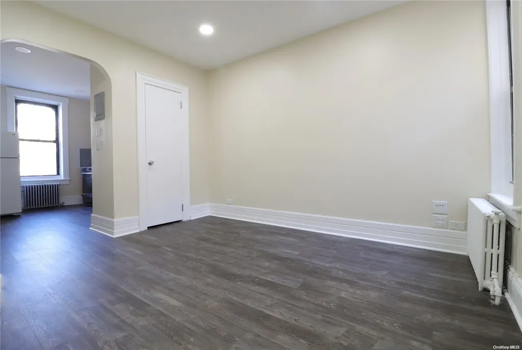 677 Grandview Avenue Ridgewood NY 11385