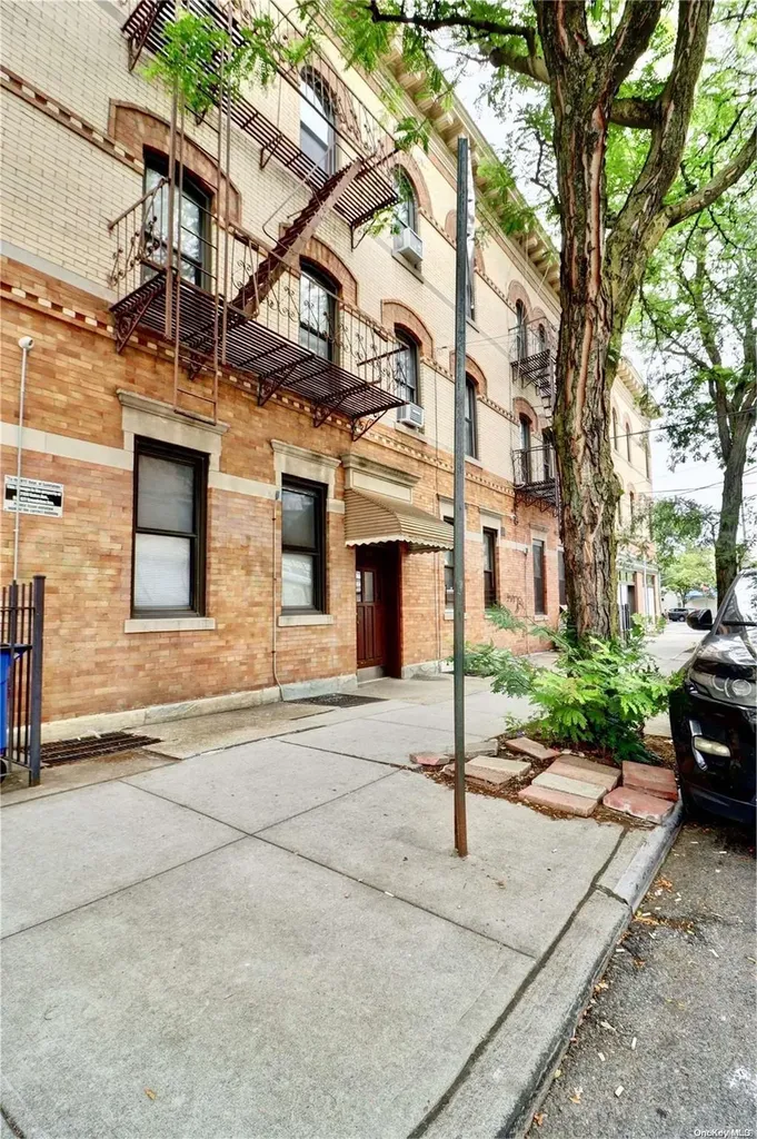 677 Grandview Avenue Ridgewood NY 11385