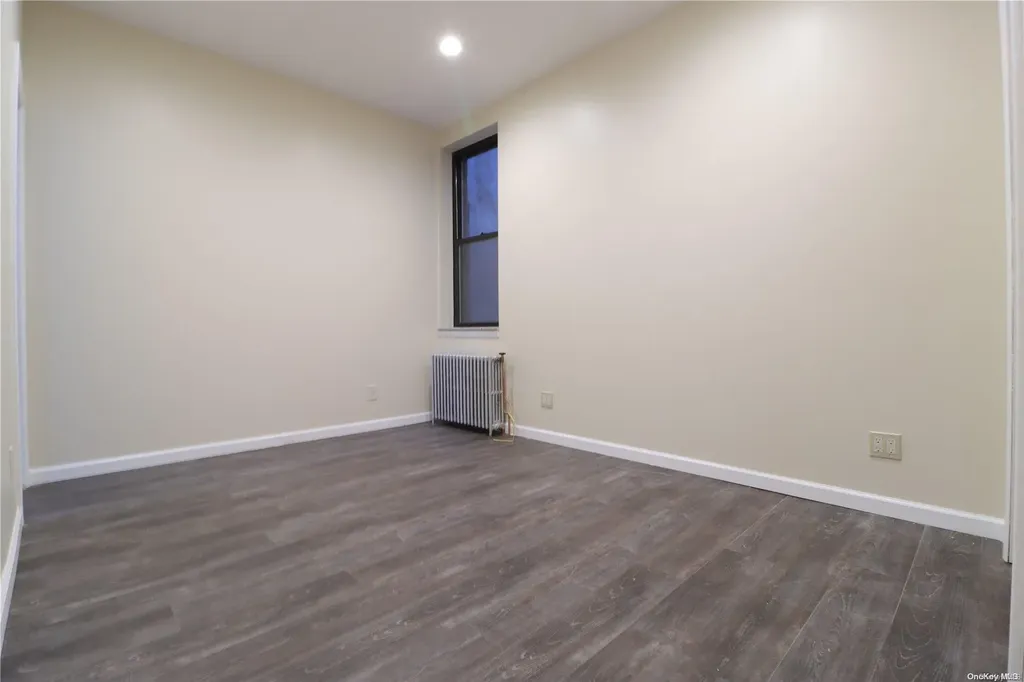 677 Grandview Avenue Ridgewood NY 11385
