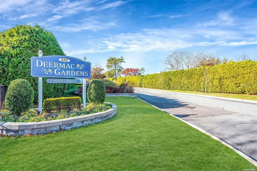 336 Commack Road Deer Park NY 11729