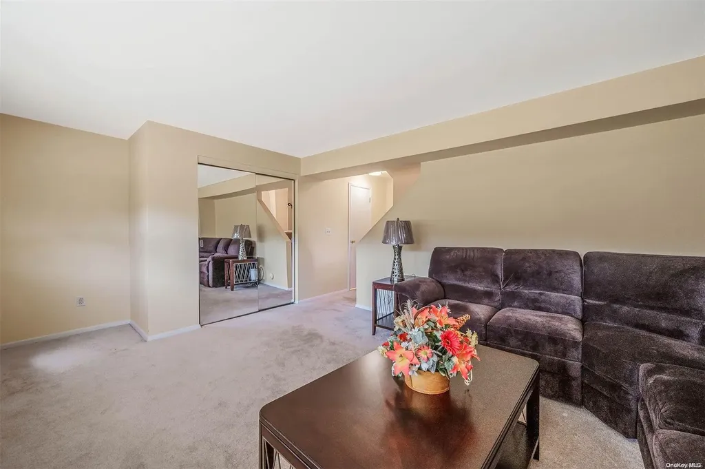 336 Commack Road Deer Park NY 11729