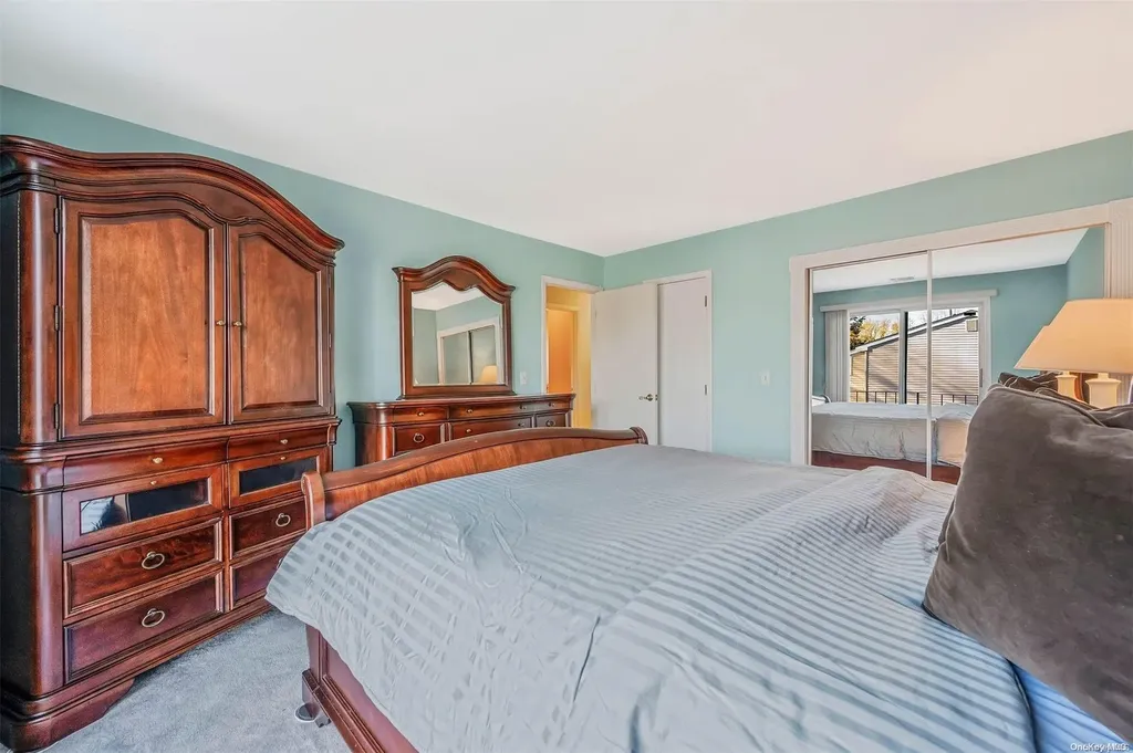 336 Commack Road Deer Park NY 11729