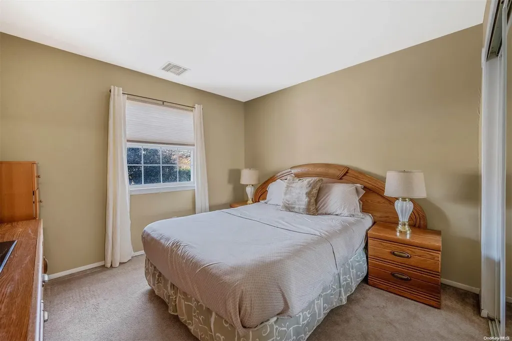 336 Commack Road Deer Park NY 11729