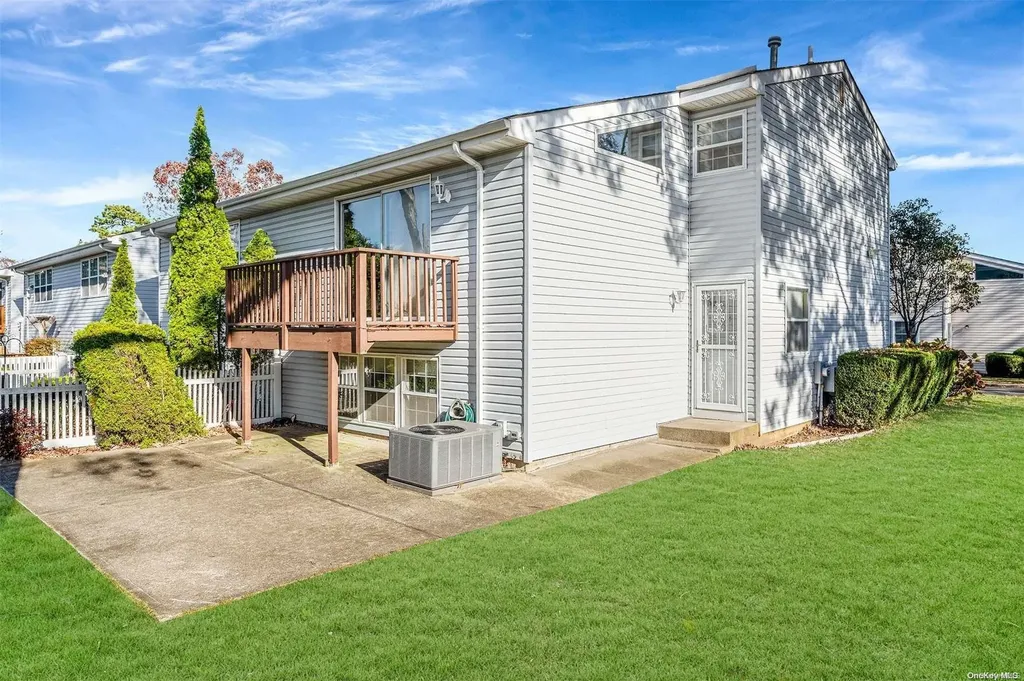 336 Commack Road Deer Park NY 11729