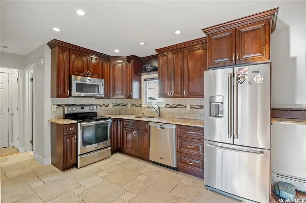 59 Cheshire Road Bethpage NY 11714