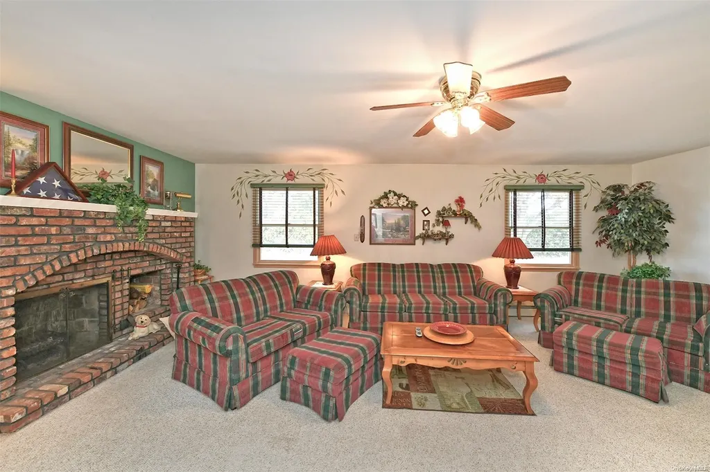 1961 Jackson Avenue West Islip NY 11795