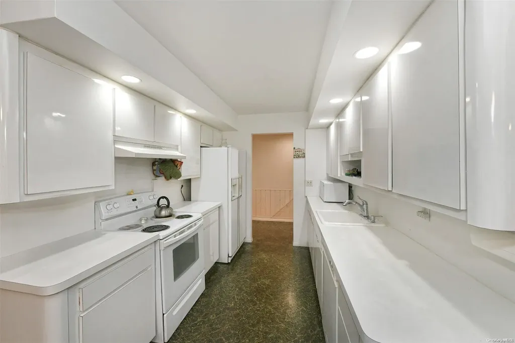 1961 Jackson Avenue West Islip NY 11795