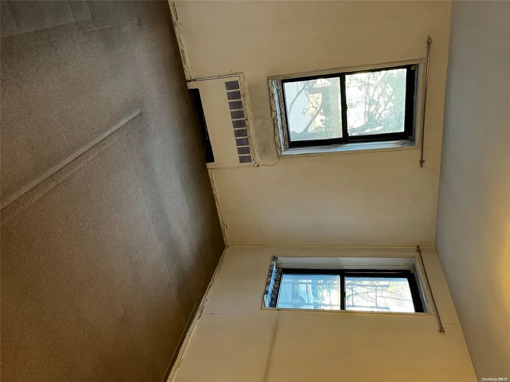143-36 Barclay Avenue Flushing NY 11355