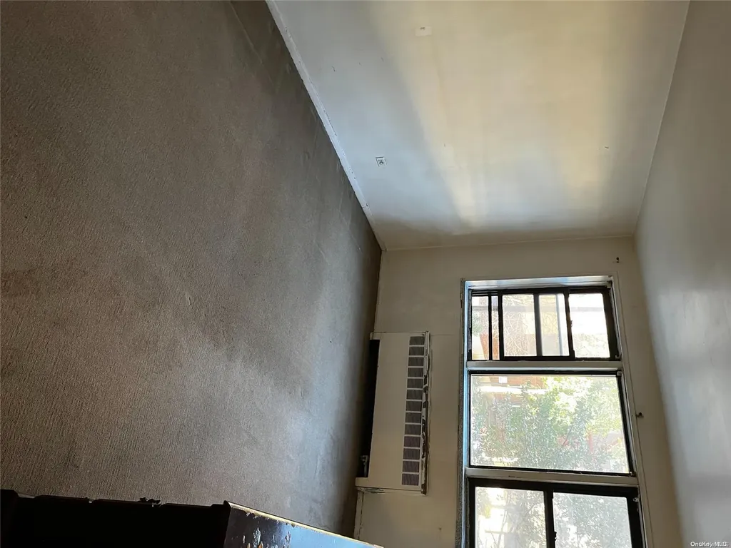 143-36 Barclay Avenue Flushing NY 11355