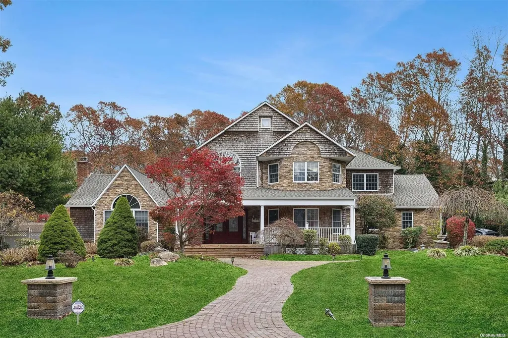 23 Gateway Lane Manorville NY 11949