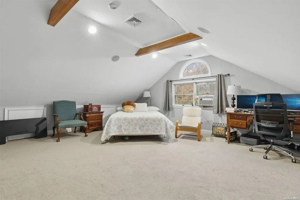 23 Gateway Lane Manorville NY 11949