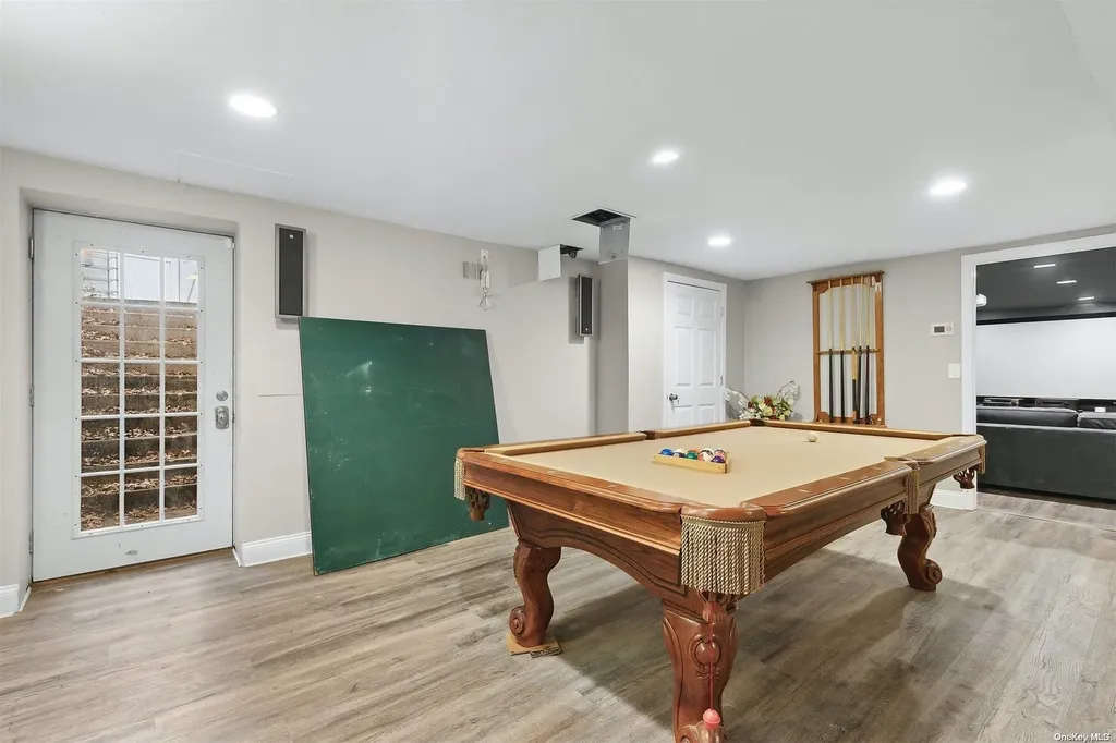 23 Gateway Lane Manorville NY 11949