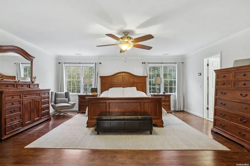 23 Gateway Lane Manorville NY 11949