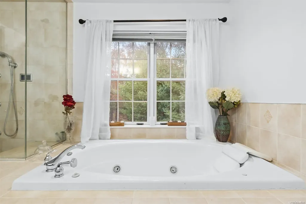 23 Gateway Lane Manorville NY 11949