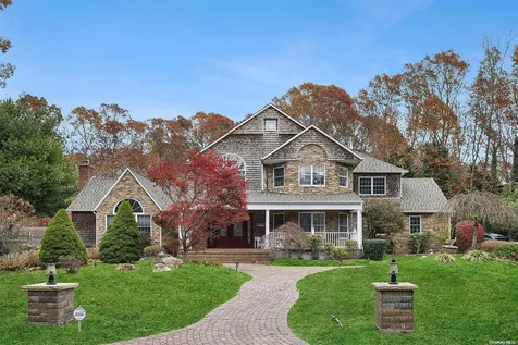 23 Gateway Lane Manorville NY 11949