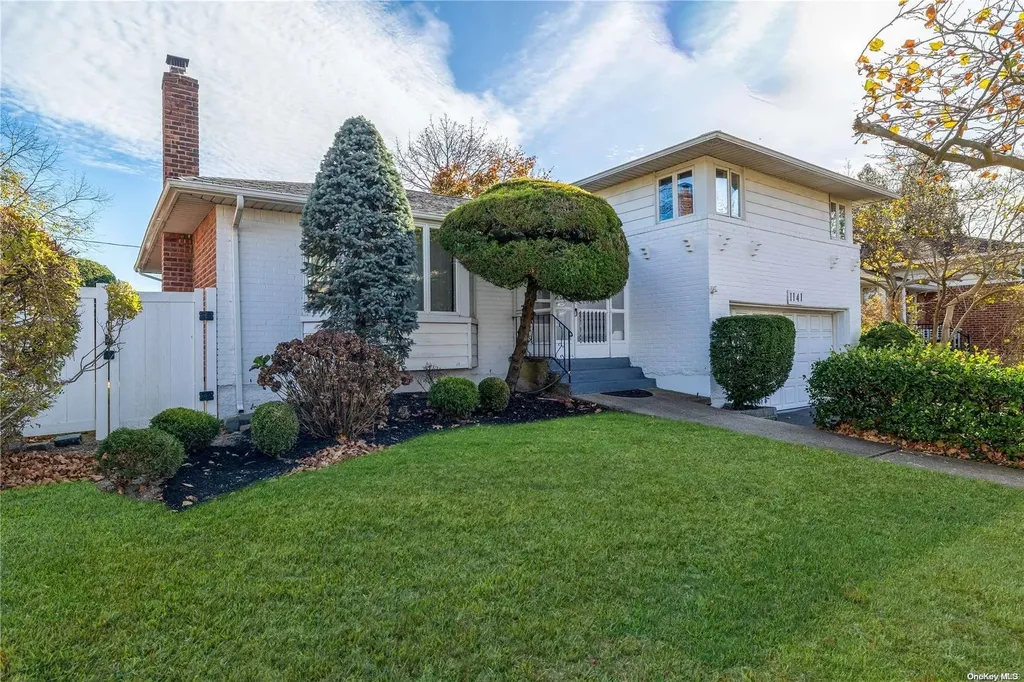 1141 Crestline Place Seaford NY 11783