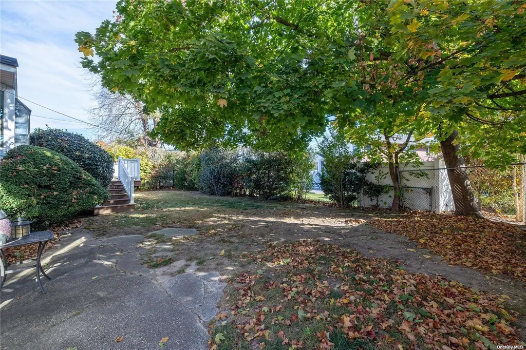 1141 Crestline Place Seaford NY 11783